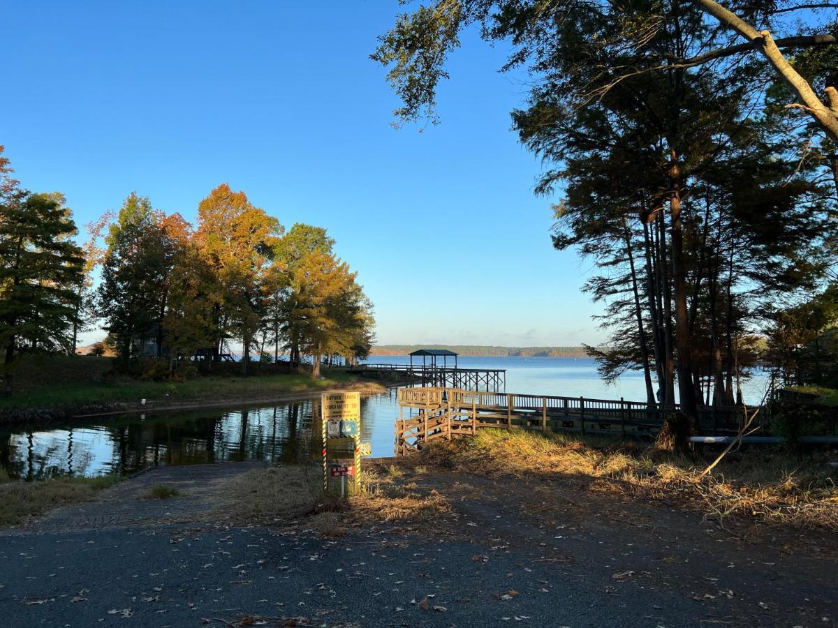 Driftwood Inn And Lodge By The Lake Zwolle Dış mekan fotoğraf